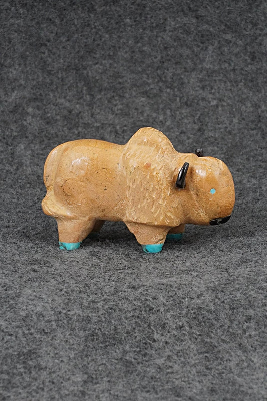 Buffalo Zuni Fetish Carving - Freddie Leekya