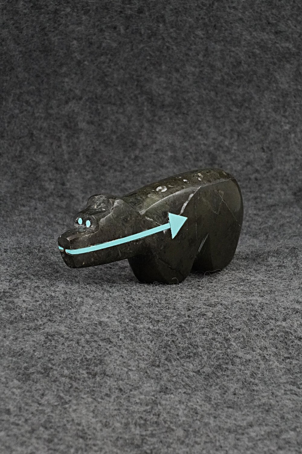 Bear Zuni Fetish Carving - Bernard Laiwakete