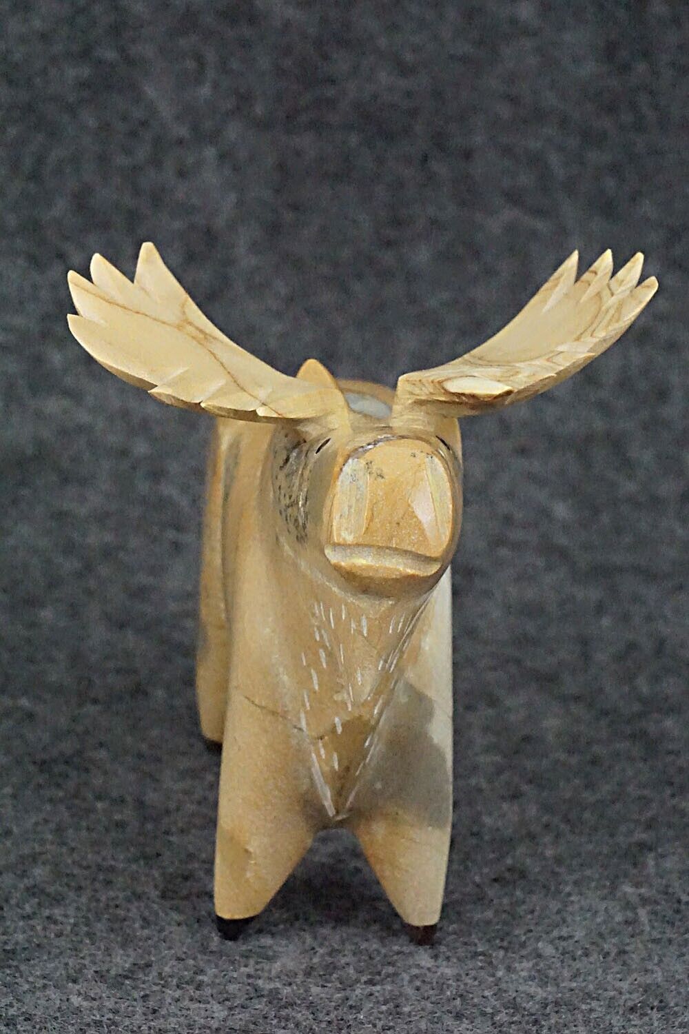 Moose Zuni Fetish Carving - Enrike Leekya