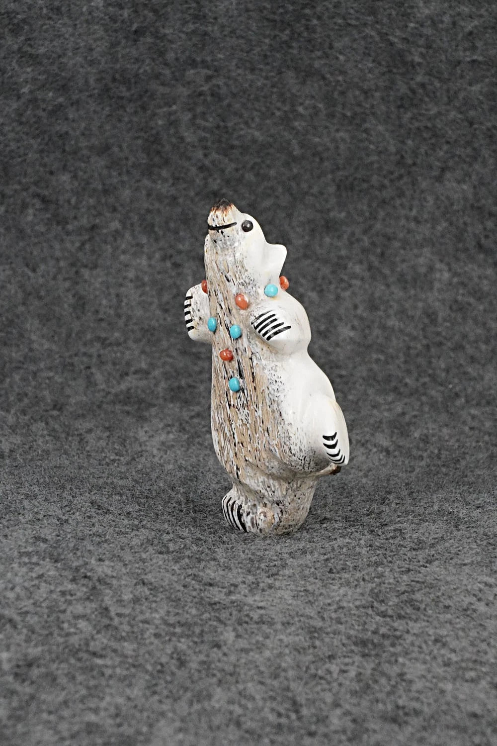 Bear Zuni Fetish Carving - Claudia Peina