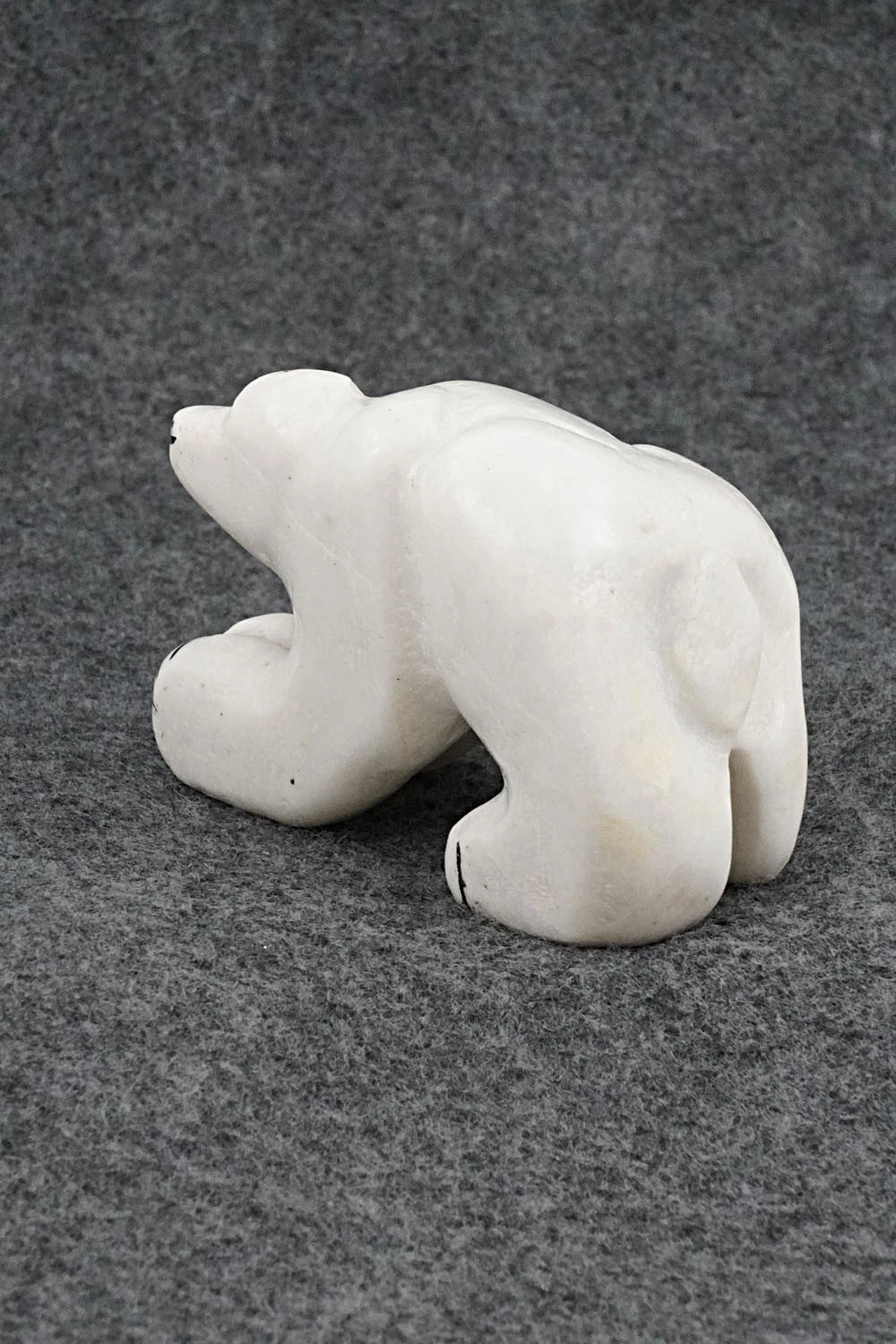 Bear Zuni Fetish Carving - Rick Kallestewa