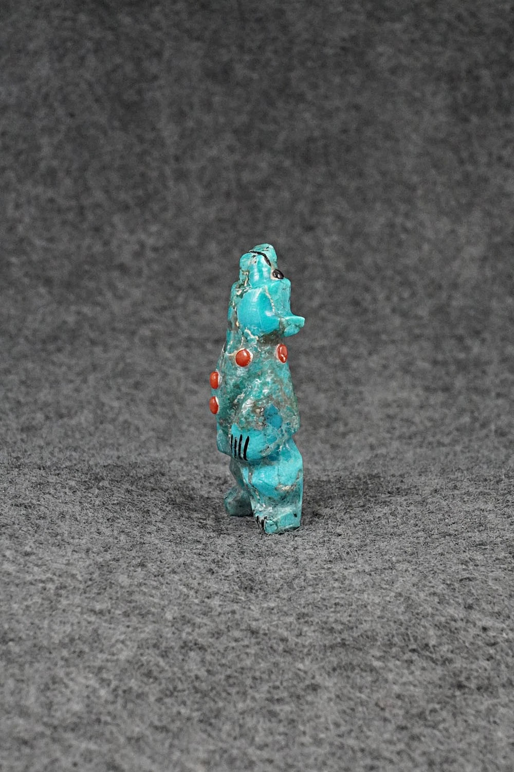 Bear Zuni Fetish Carving - Claudia Peina