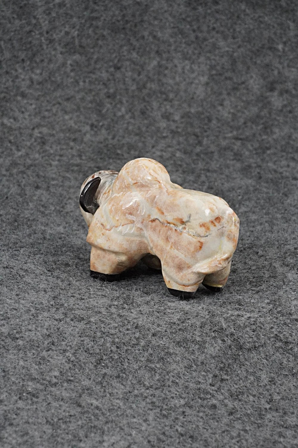 Buffalo Zuni Fetish Carving - Freddie Leekya