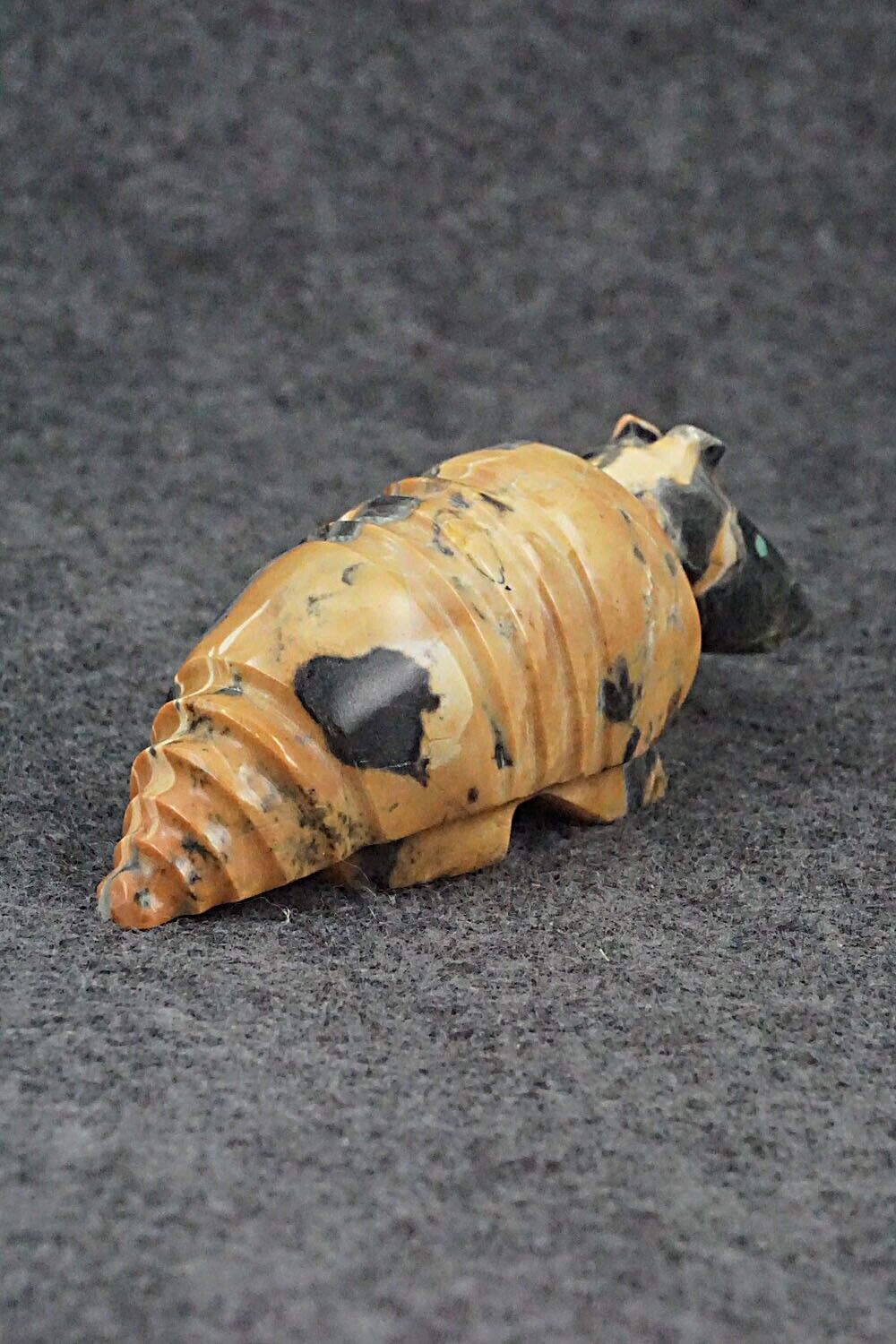 Armadillo Zuni Fetish Carving - Enrike Leekya