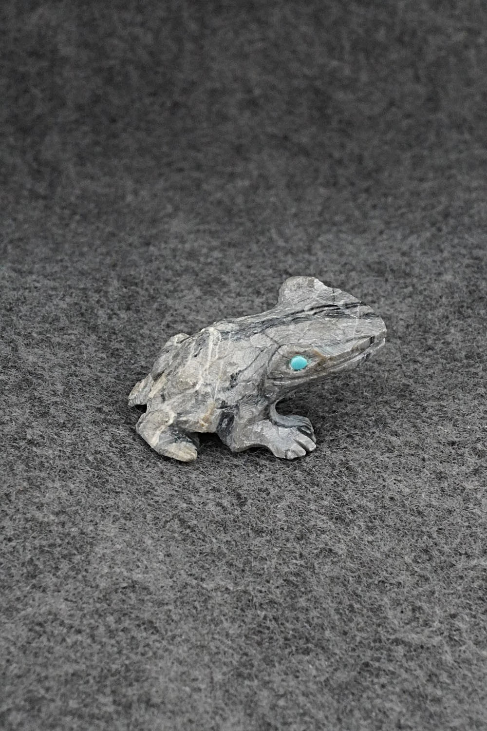 Frog Zuni Fetish Carving - Dina Owan