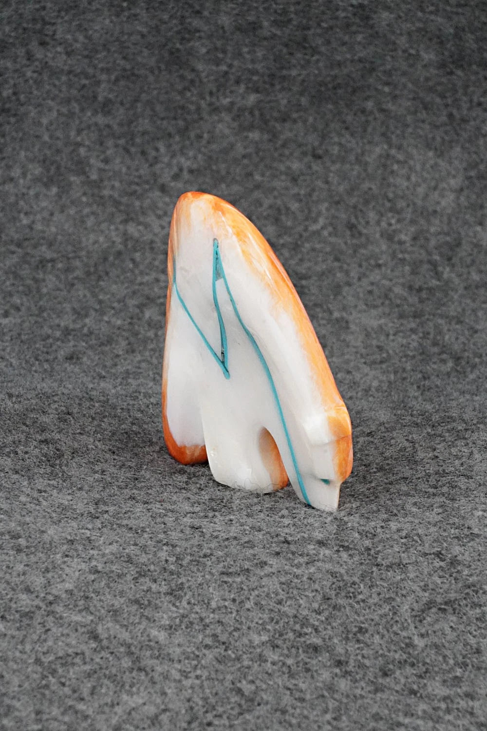 Bear Zuni Fetish Carving - Kenric Laiwakete