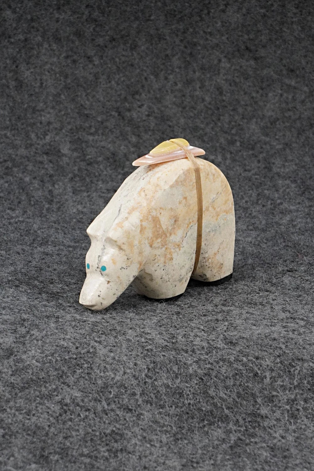 Bear Zuni Fetish Carving - Delvin Leekya