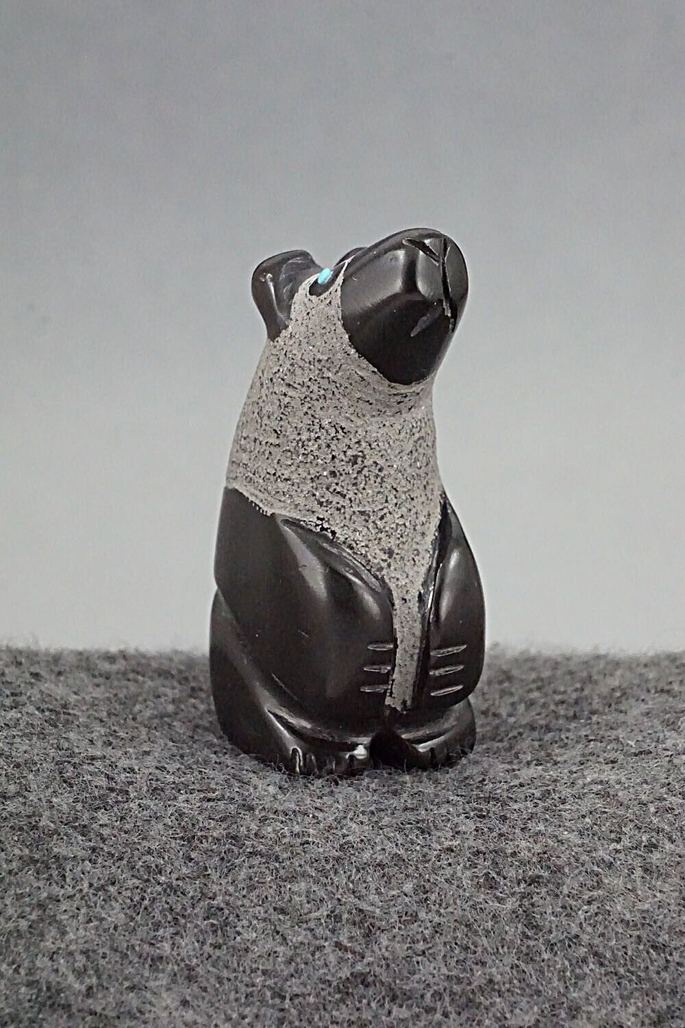 Bear Zuni Fetish Carving - Reynold Lunasee