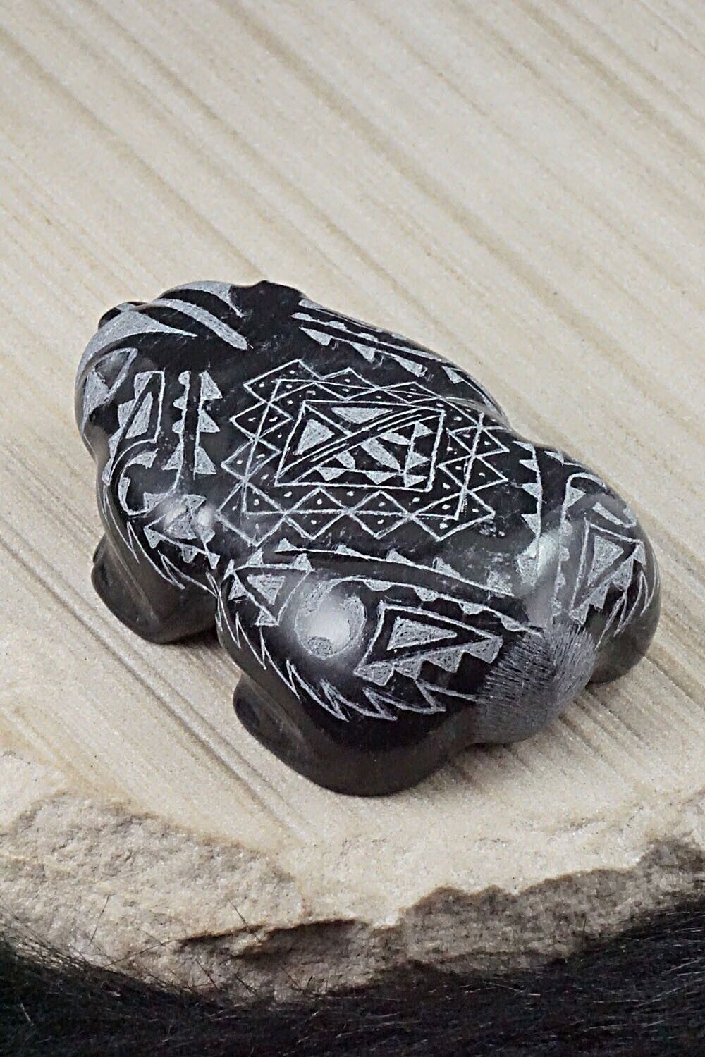 Badger Zuni Fetish Carving - Curtis Garcia
