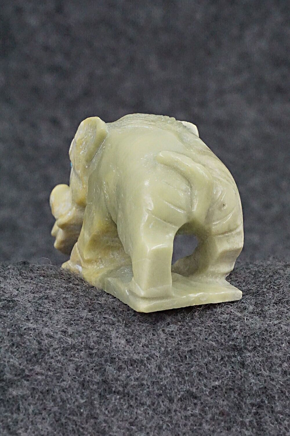 Boar Zuni Fetish Carving - Derrick Kaamasee