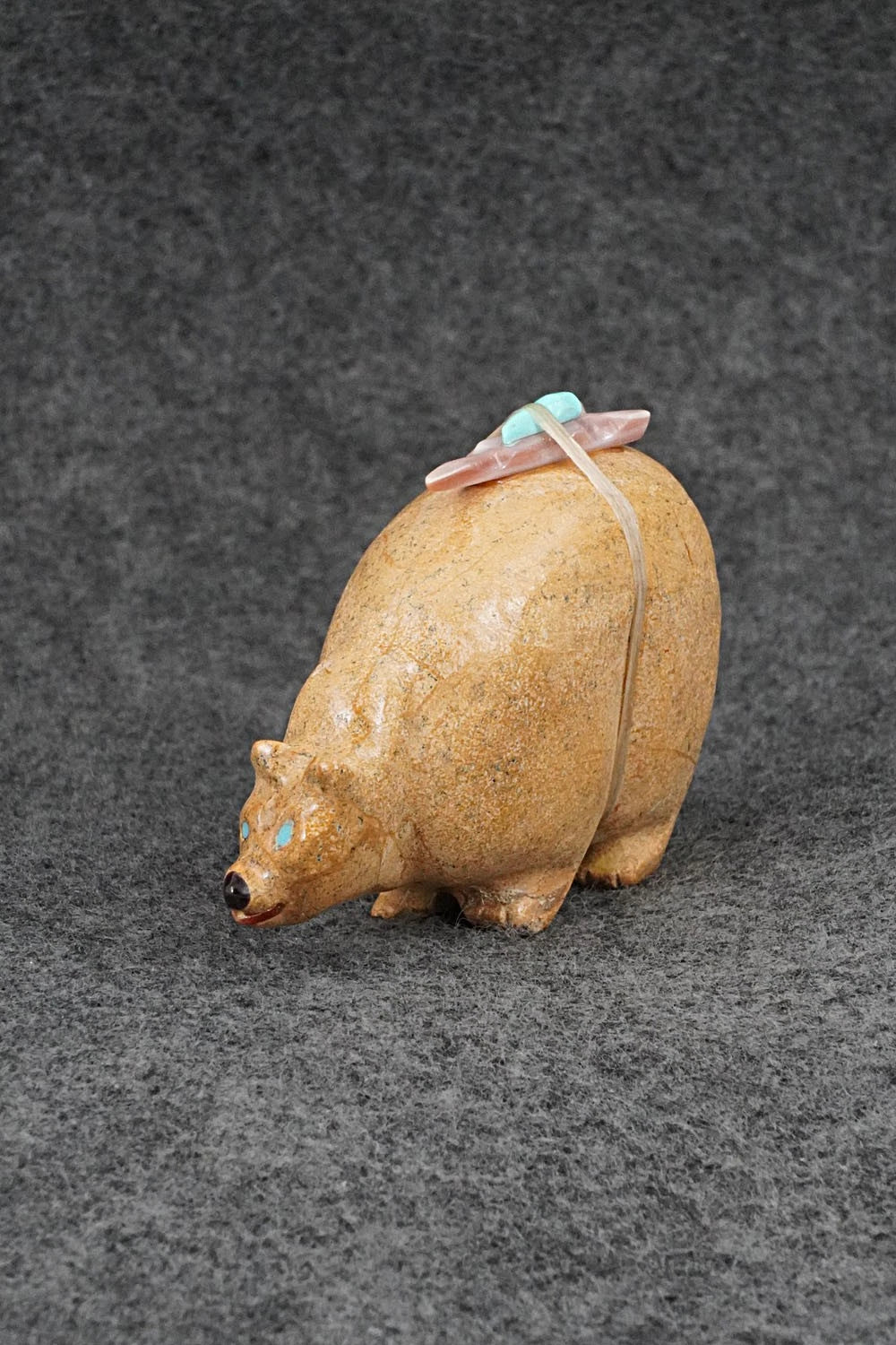 Bear Zuni Fetish Carving - Freddie Leekya