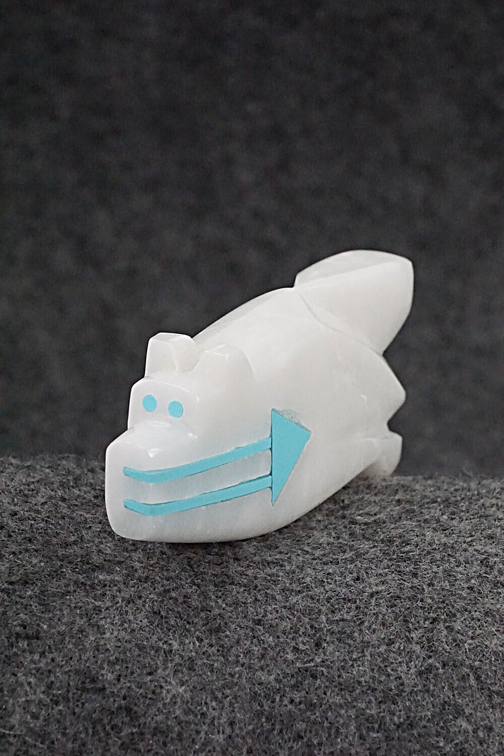 Wolf Zuni Fetish Carving - Bernard Laiwakete