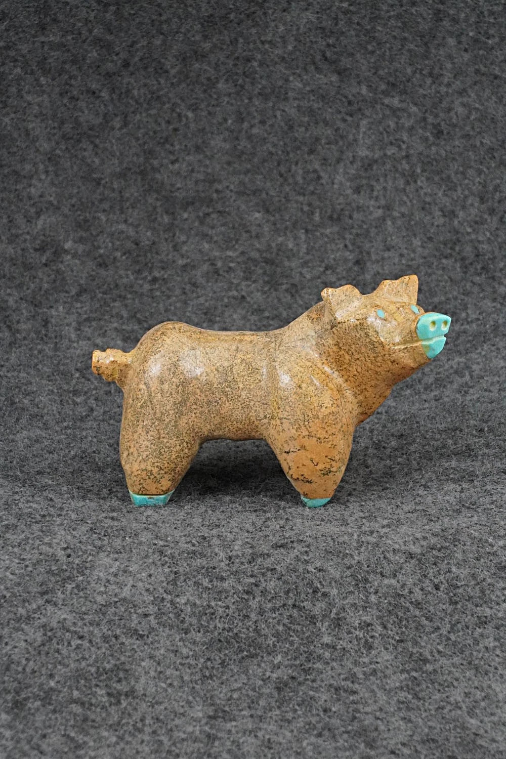 Pig Zuni Fetish Carving - Freddie Leekya