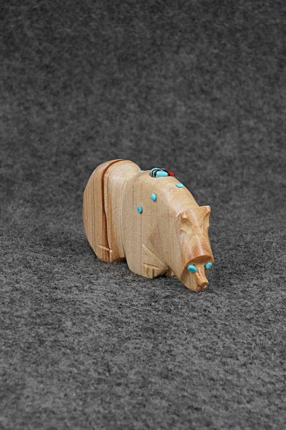 Bear Zuni Fetish Carving - Danette Laate