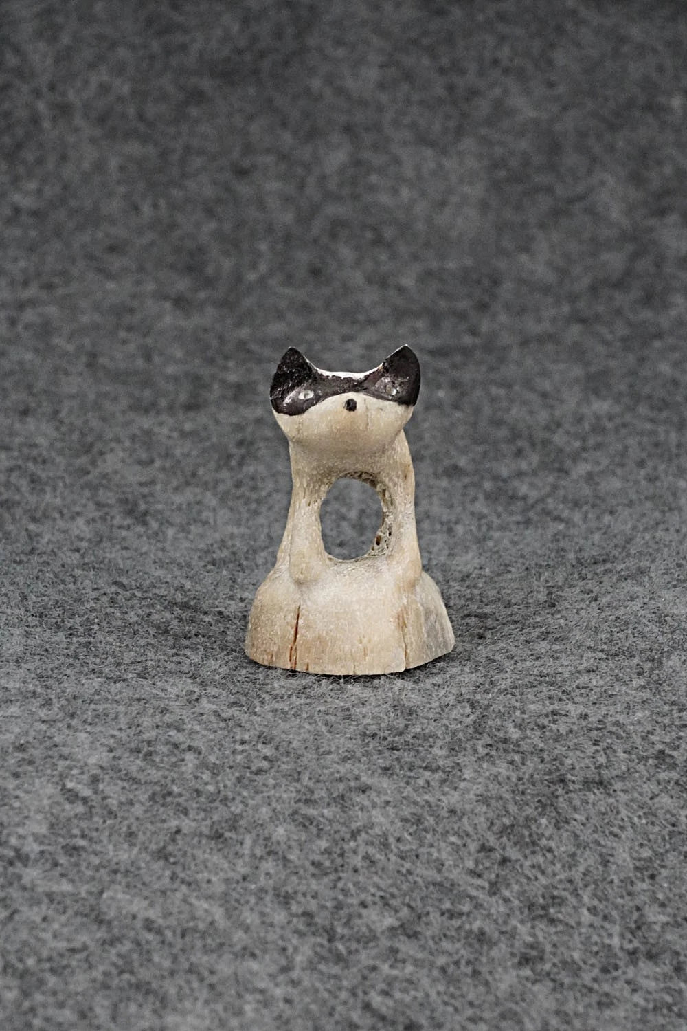 Raccoon Zuni Fetish Carving - Ruben Najera
