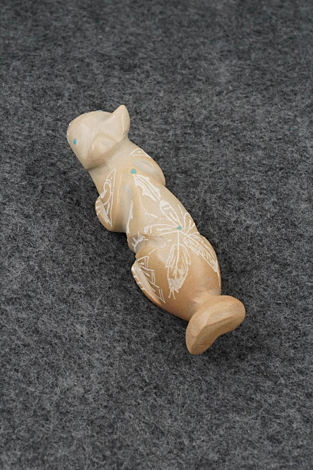 Mountain Lion Zuni Fetish Carving - Adrian Cachini
