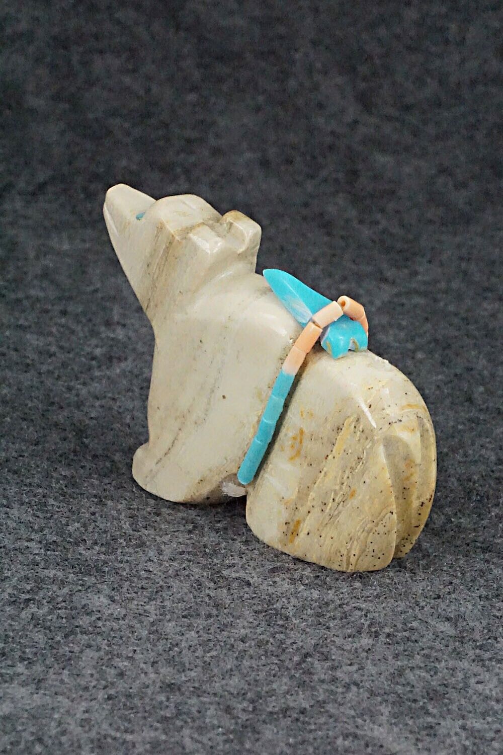 Bear Zuni Fetish Carving - Luey Cooeyate