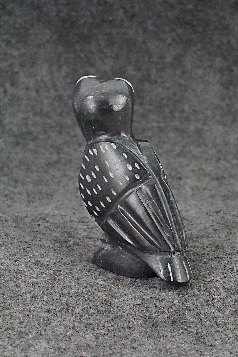 Owl Zuni Fetish Carving - Enrike Leekya