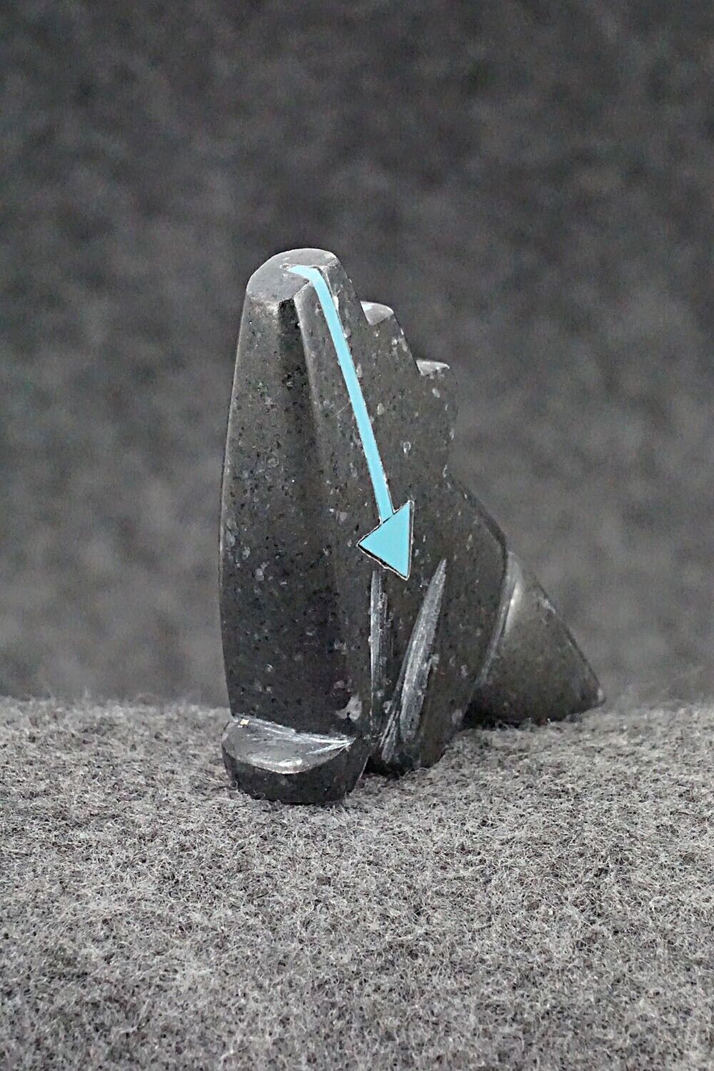 Wolf Zuni Fetish Carving - Bernard Laiwakete