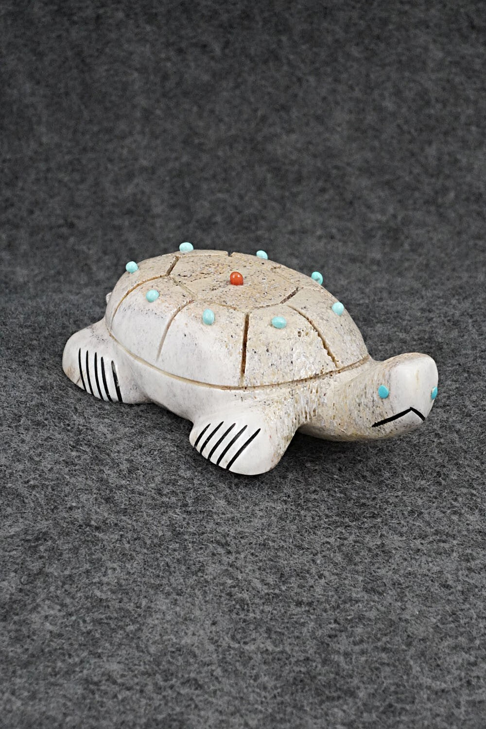 Turtle Zuni Fetish Carving - Claudia Peina