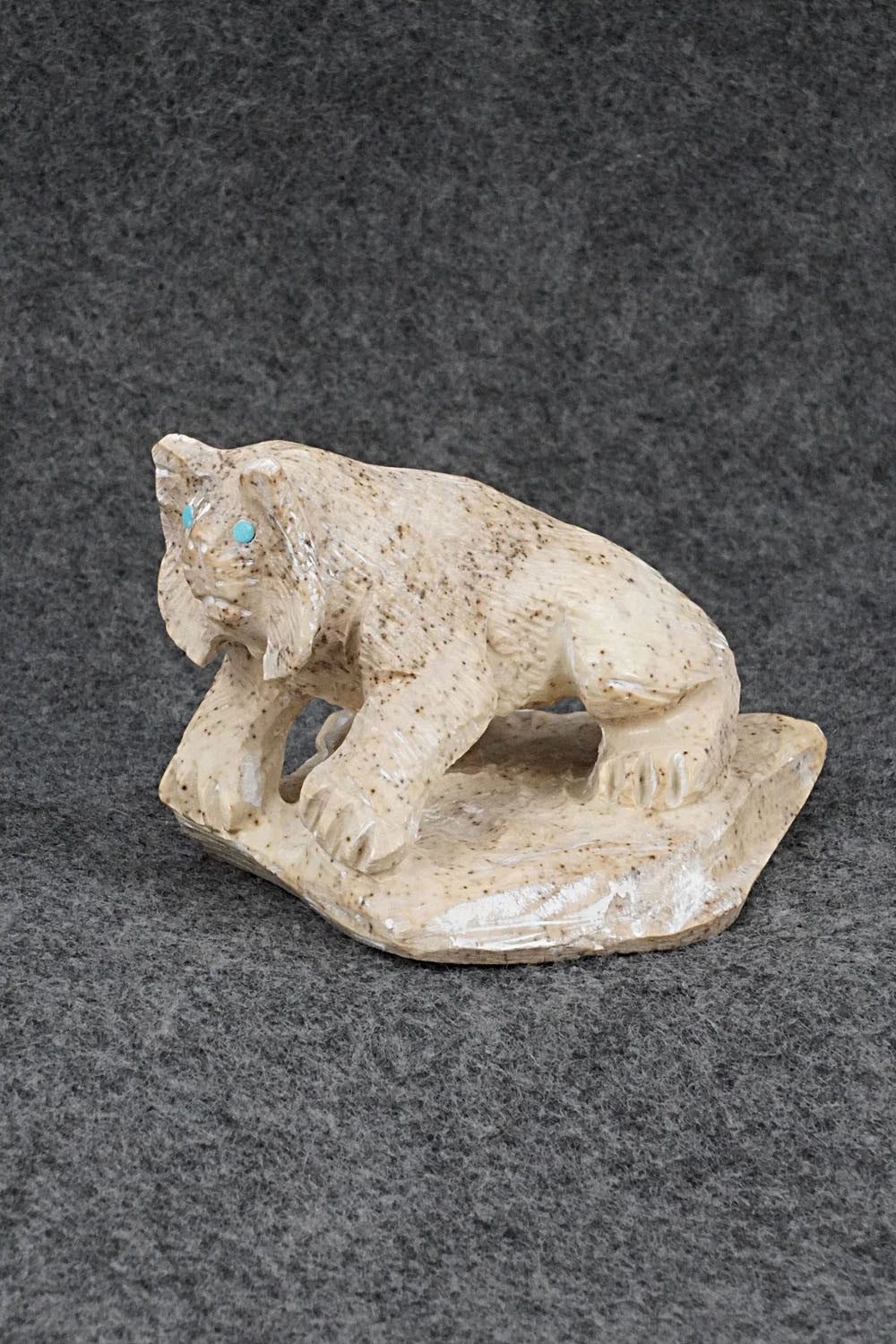 Bobcat Zuni Fetish Carving - Derrick Kammasee