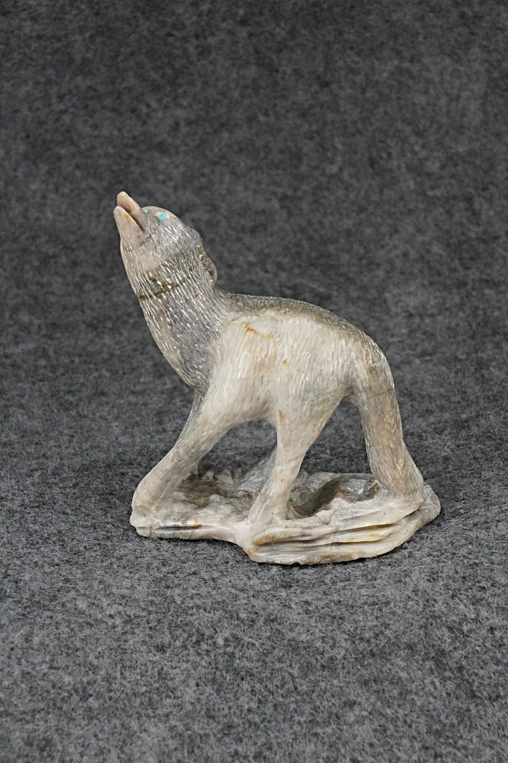 Wolf Zuni Fetish Carving - Calvin Weeka