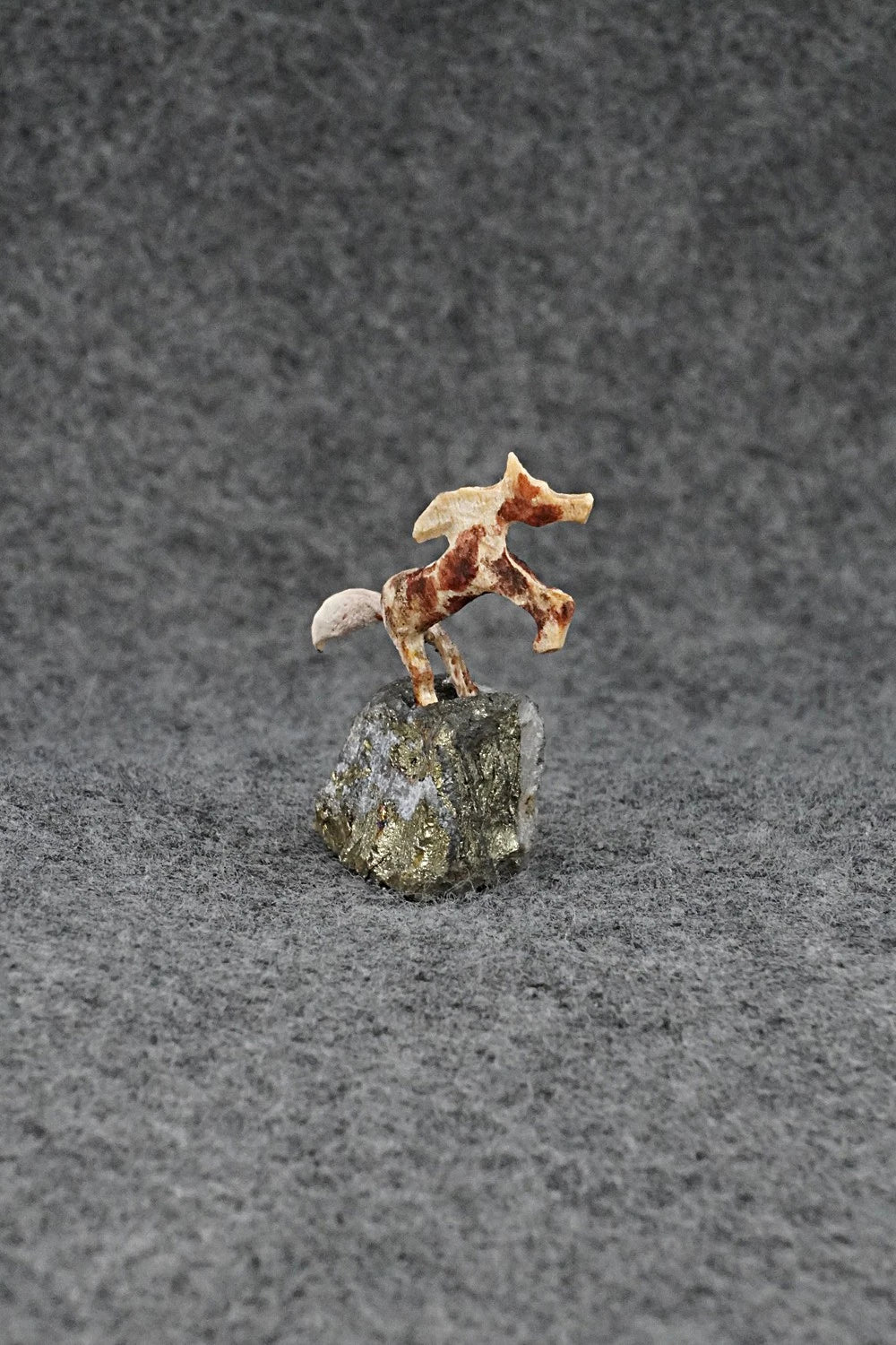 Horse Zuni Fetish Carving - Ruben Najera