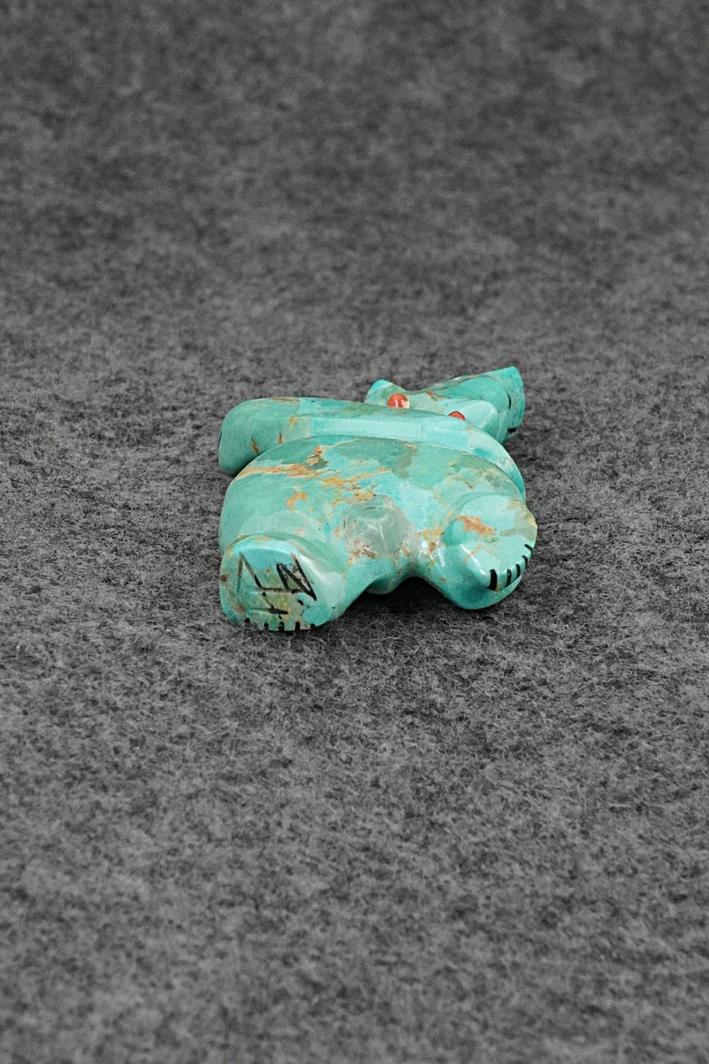 Bear Zuni Fetish Carving - Claudia Peina