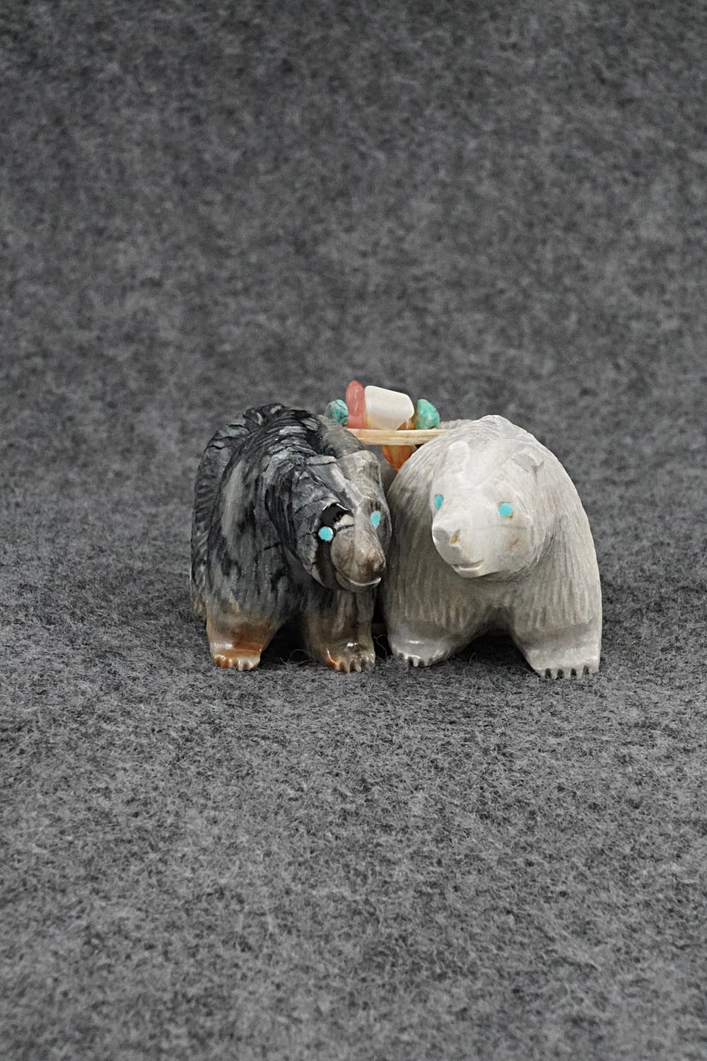 Bear Zuni Fetish Carving - Farlan & Paulette Quam