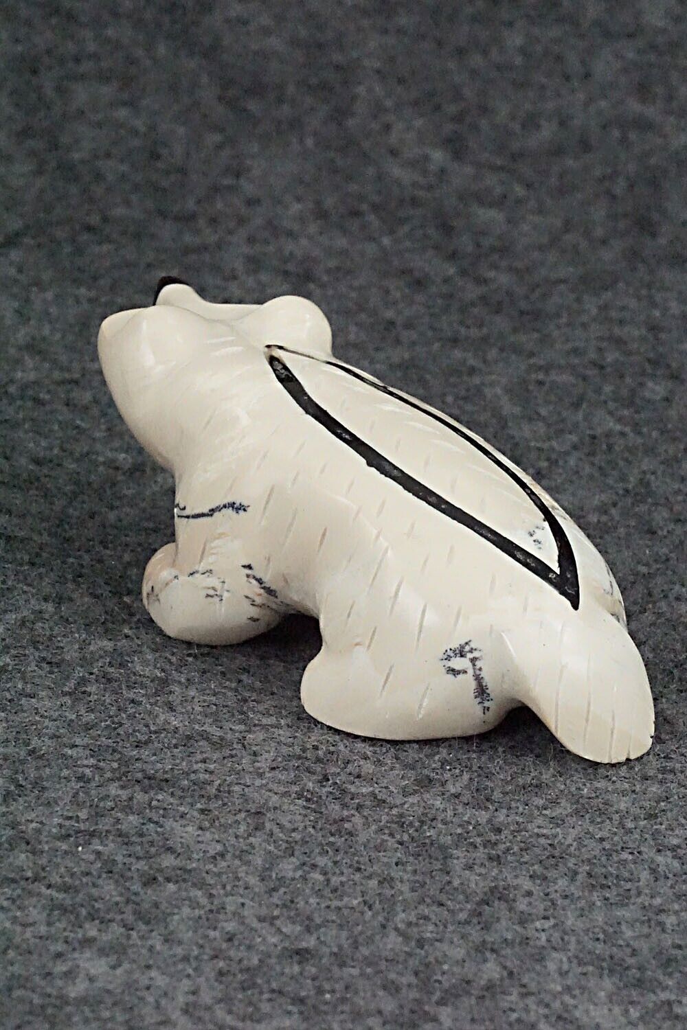 Badger Zuni Fetish Carving - Enrike Leekya