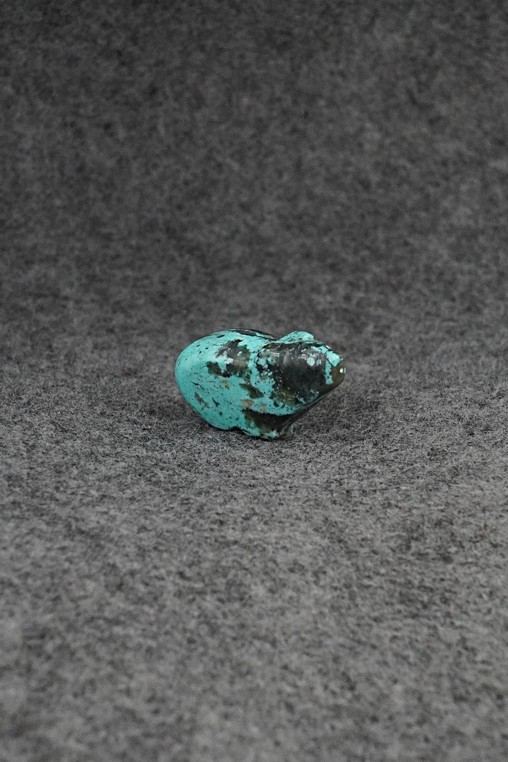 Bear Zuni Fetish Carving - Abby Panteah Quam