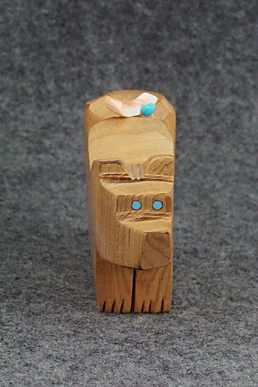 Bear Zuni Fetish Carving - Bernard Laiwakete