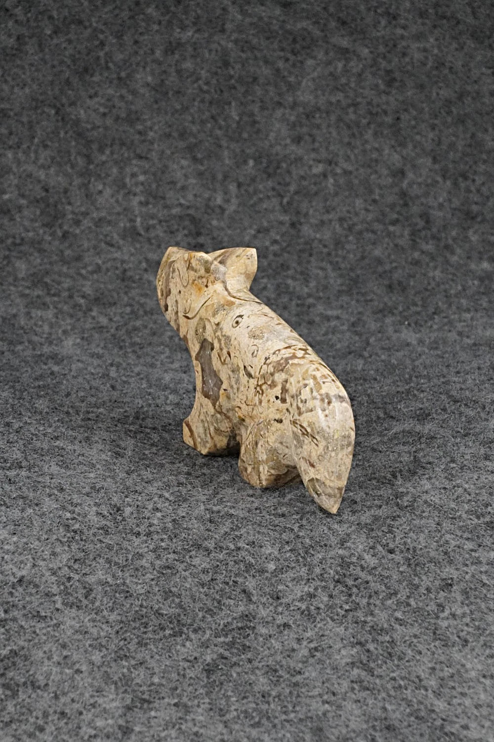 Wolf Zuni Fetish Carving - Kenric Laiwakete