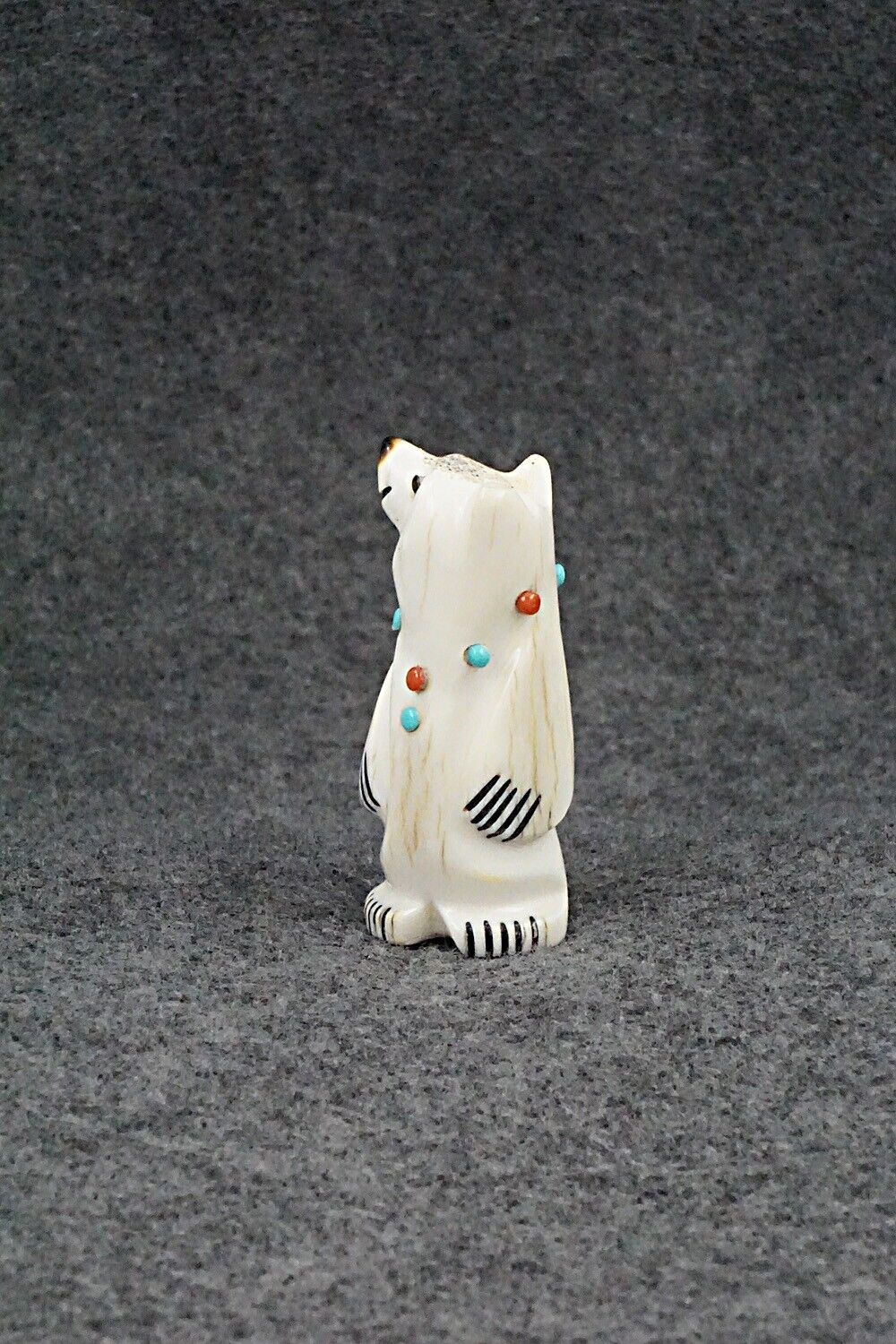 Bear Zuni Fetish Carving - Claudia Peina