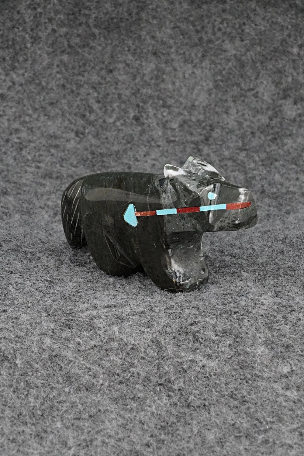 Wolf Zuni Fetish Carving - Kenric Laiwakete