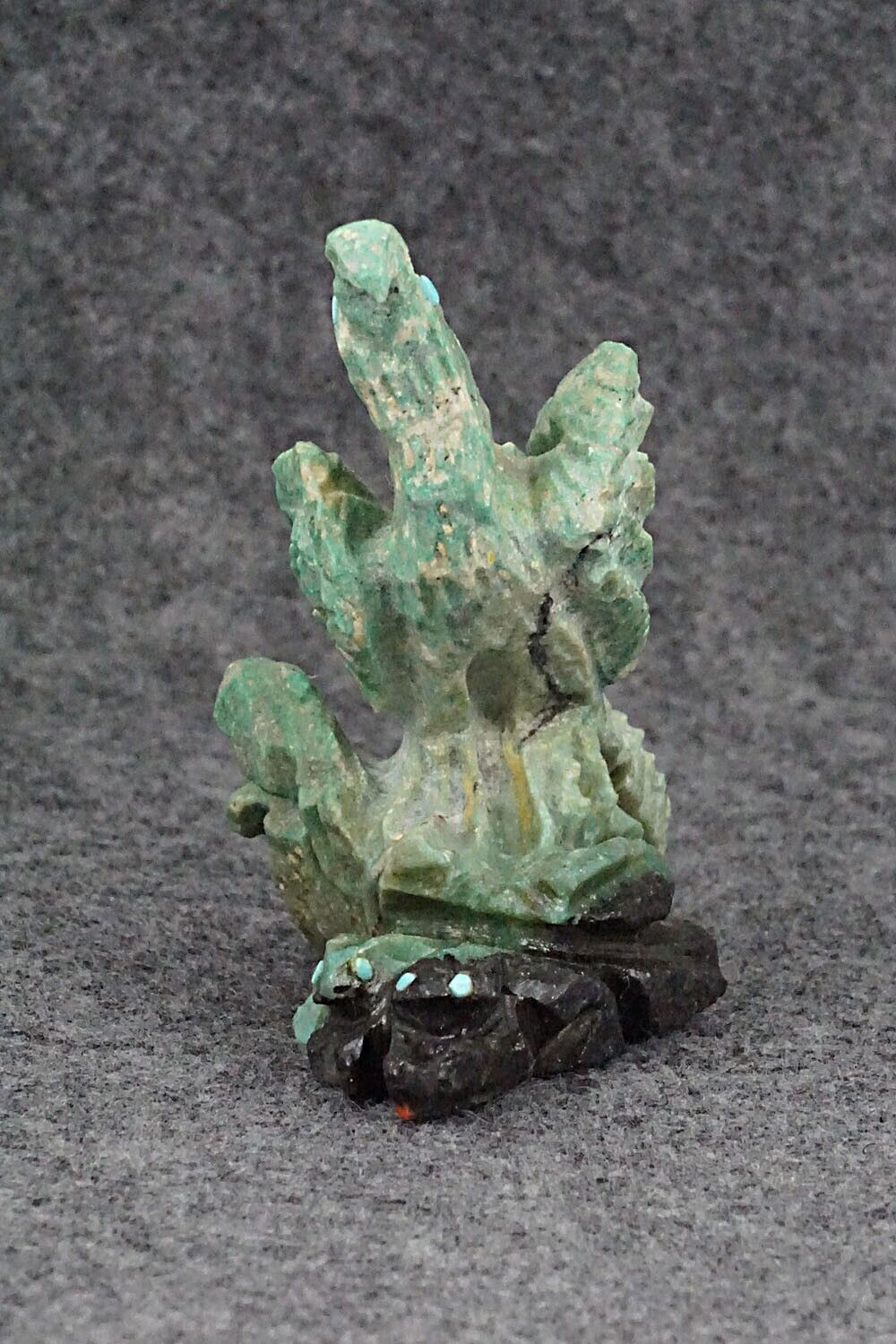 Eagle Zuni Fetish Carving - Jon Quam