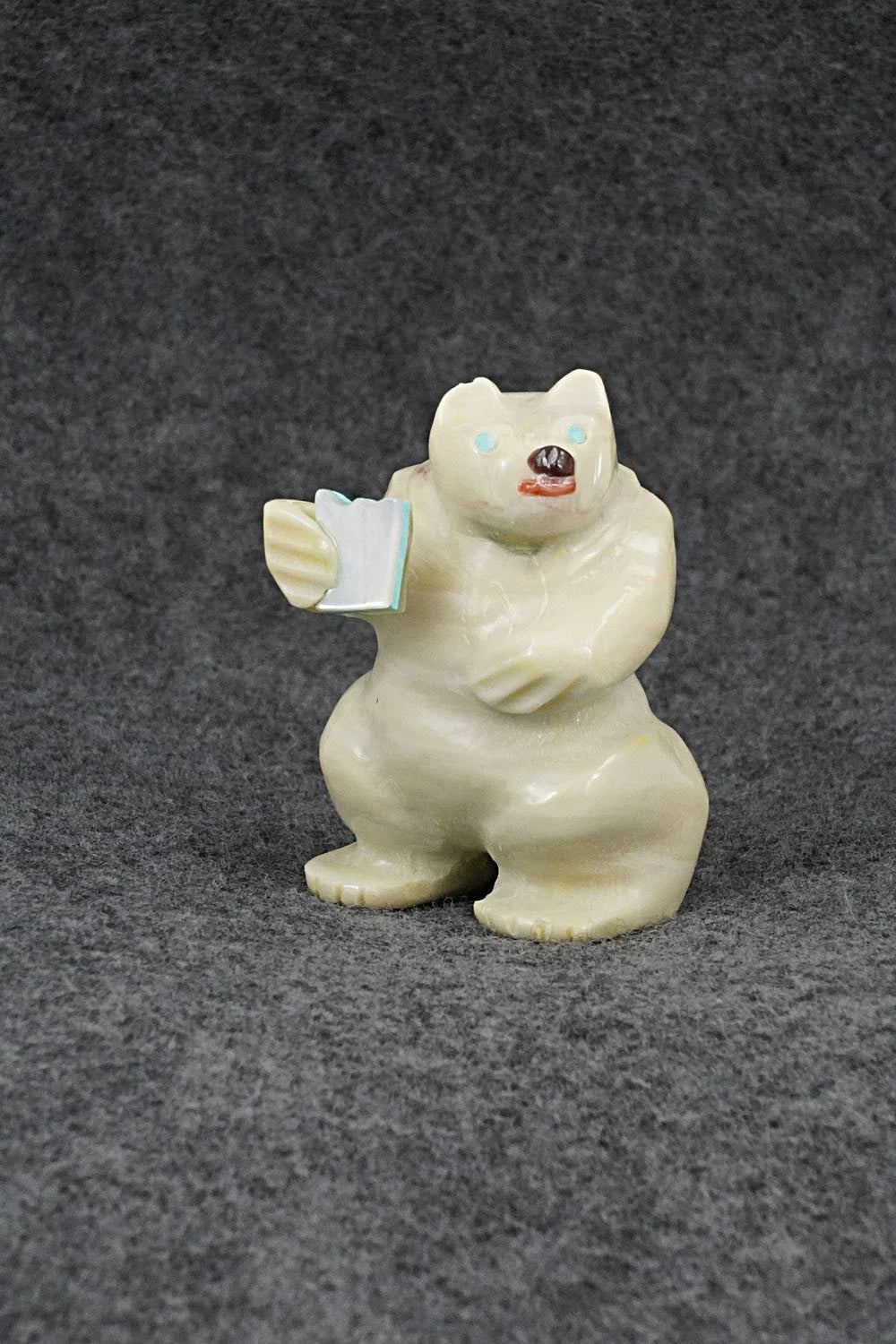 Bear Zuni Fetish Carving - Freddie Leekya