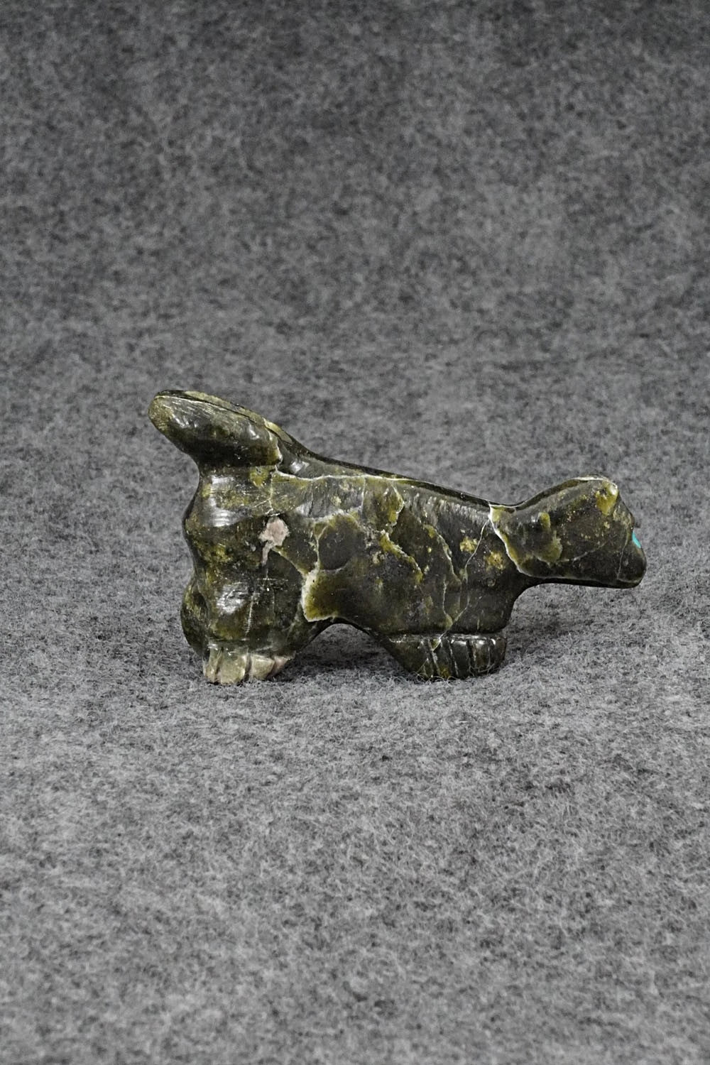 Mountain Lion Zuni Fetish Carving - Jeffrey Yuni