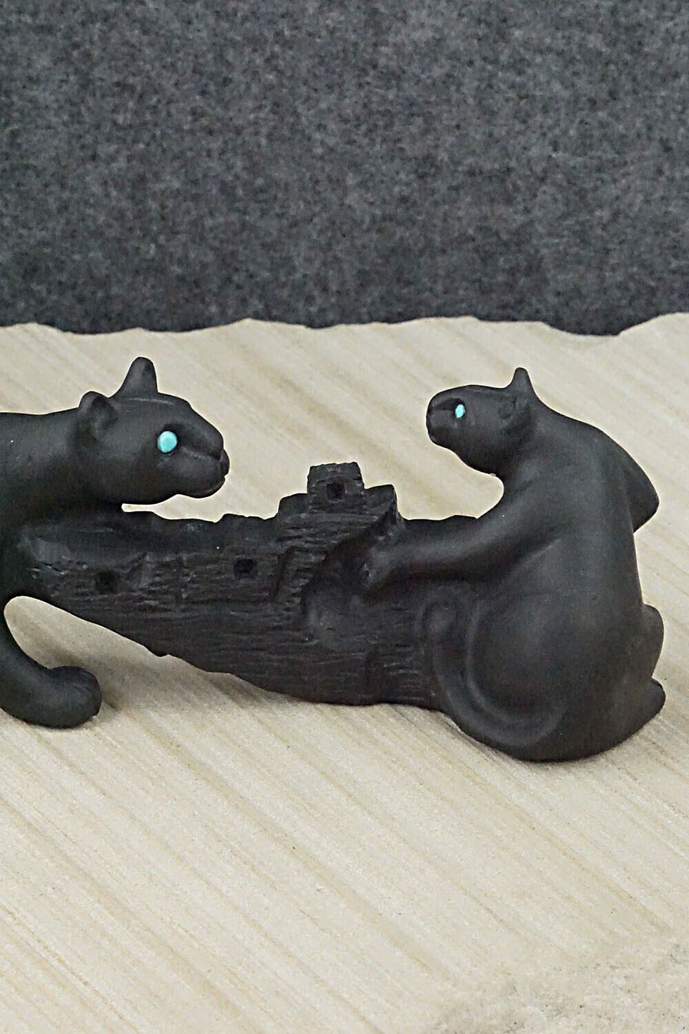 Mountain Lion Zuni Fetish Carving - Albert Eustace Sr.