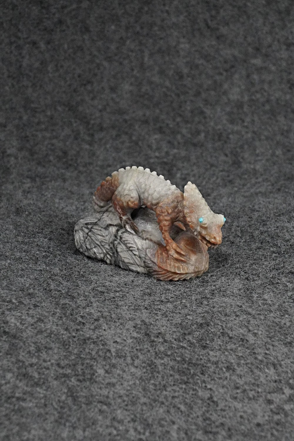 Chameleon Zuni Fetish Carving - Lance Cheama