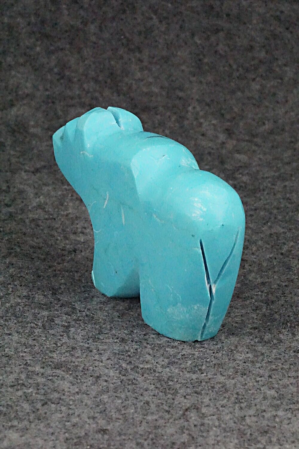 Bear Zuni Fetish Carving - Bernard Laiwakete