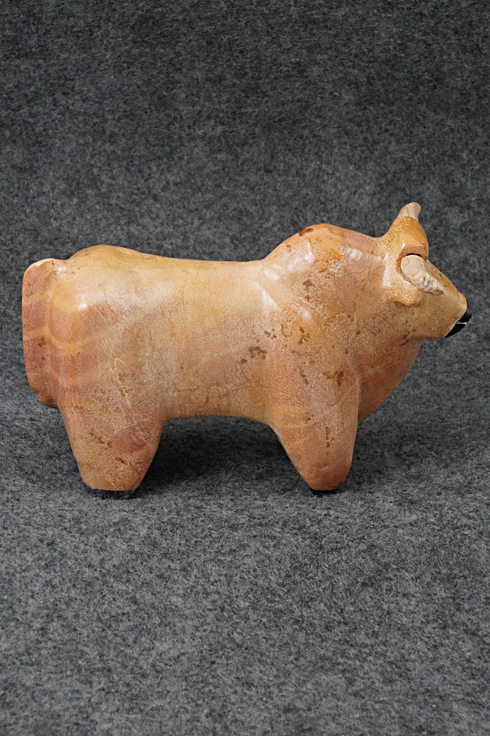 Bull Zuni Fetish Carving - Freddie Leekya
