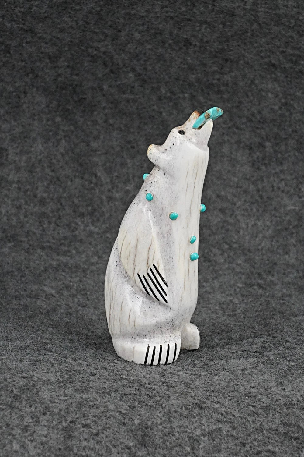 Bear Zuni Fetish Carving - Claudia Peina