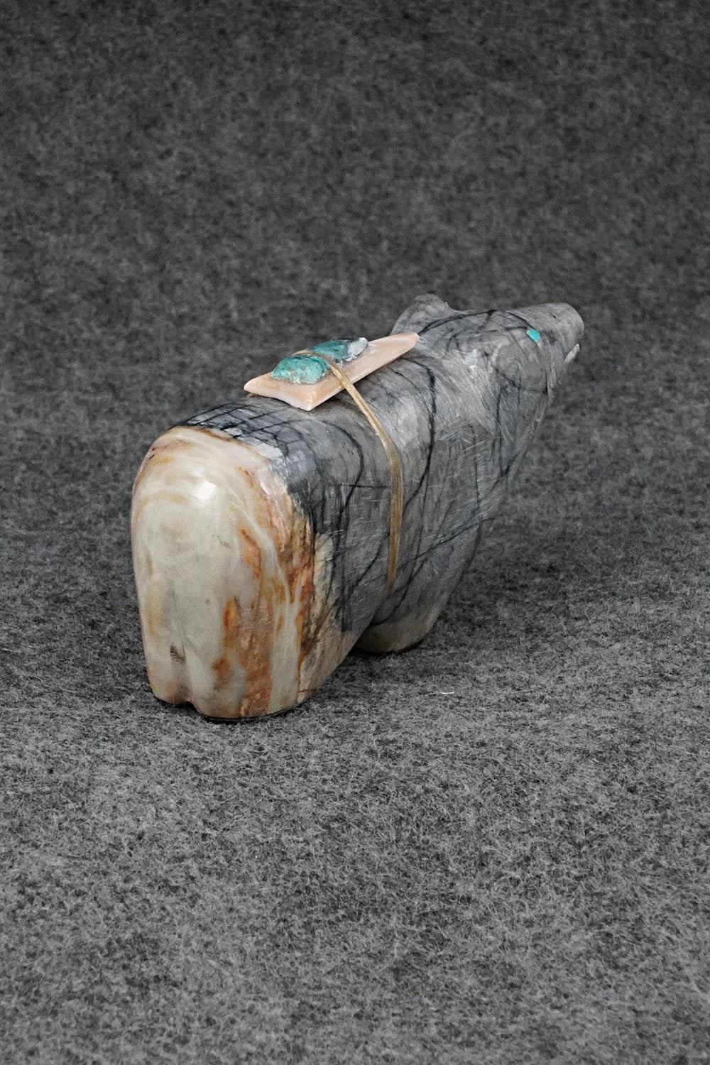 Bear Zuni Fetish Carving - Delvin Leekya