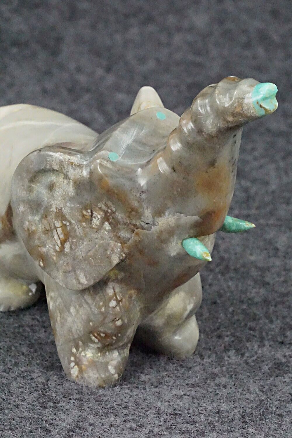 Elephant Zuni Fetish Carving - Enrike Leekya