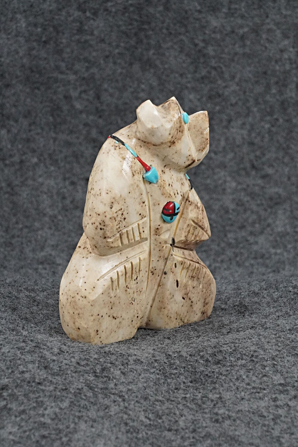 Bear Zuni Fetish Carving - Danette Laate