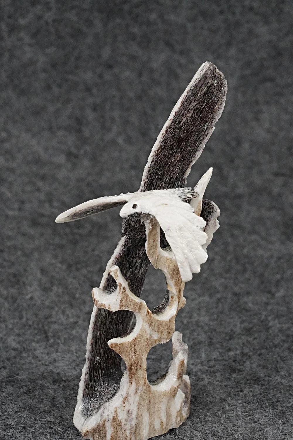 Eagle Zuni Fetish Carving - Ruben Najera