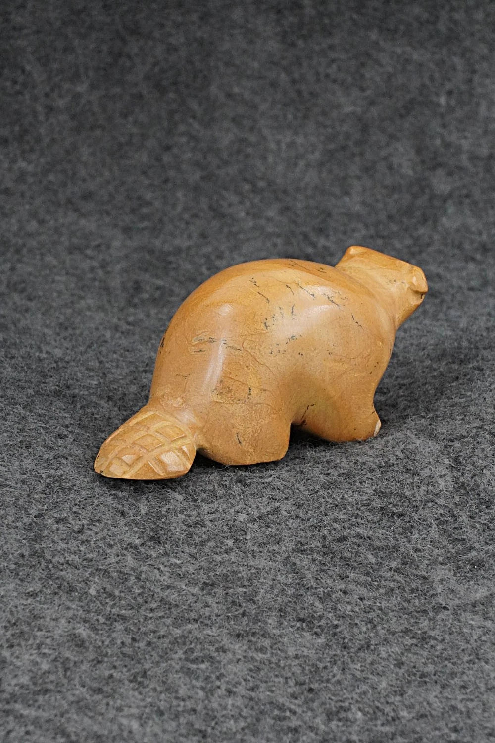 Beaver Zuni Fetish Carving - Enrike Leekya