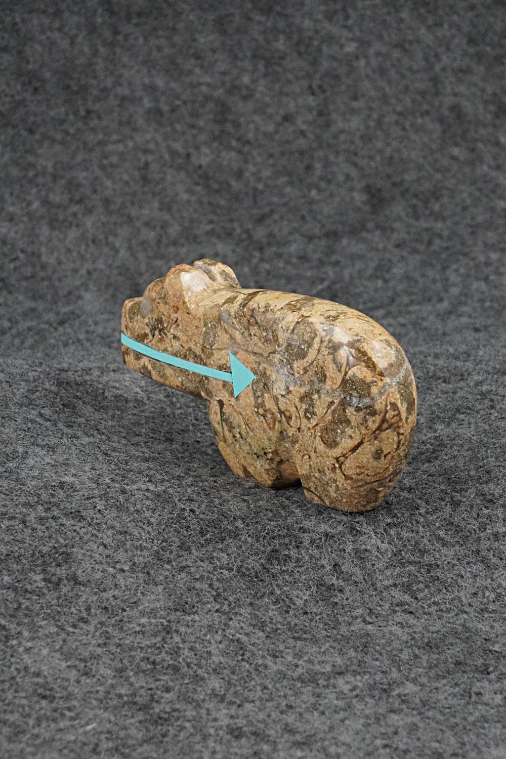 Bear Zuni Fetish Carving - Bernard Laiwakete