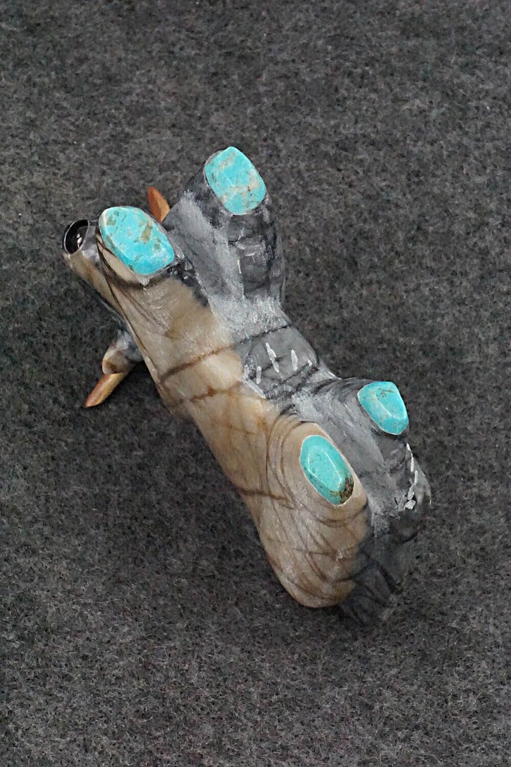 Bull Zuni Fetish Carving - Freddie Leekya